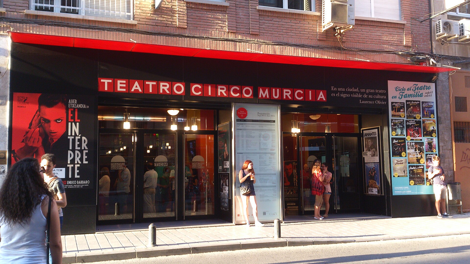 Entrada del Teatro Circo Murcia