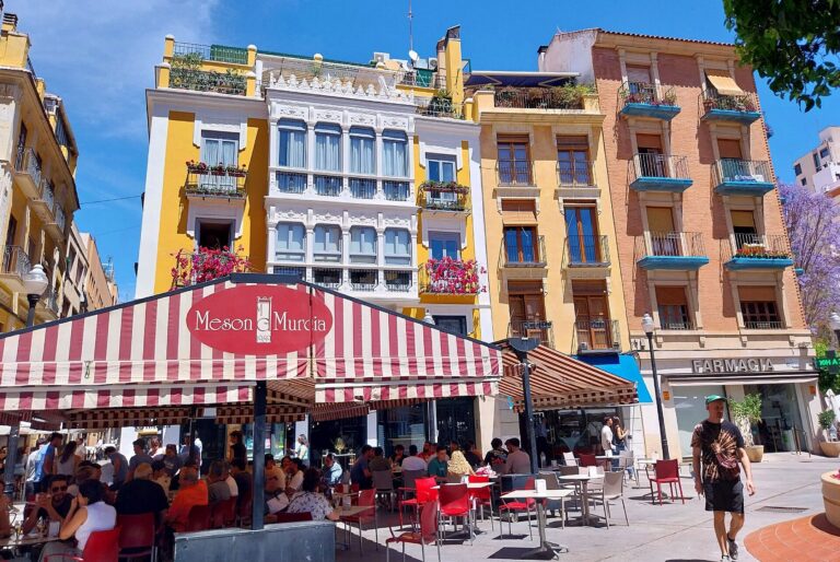 Terrazas en la plaza de las Flores de Murcia