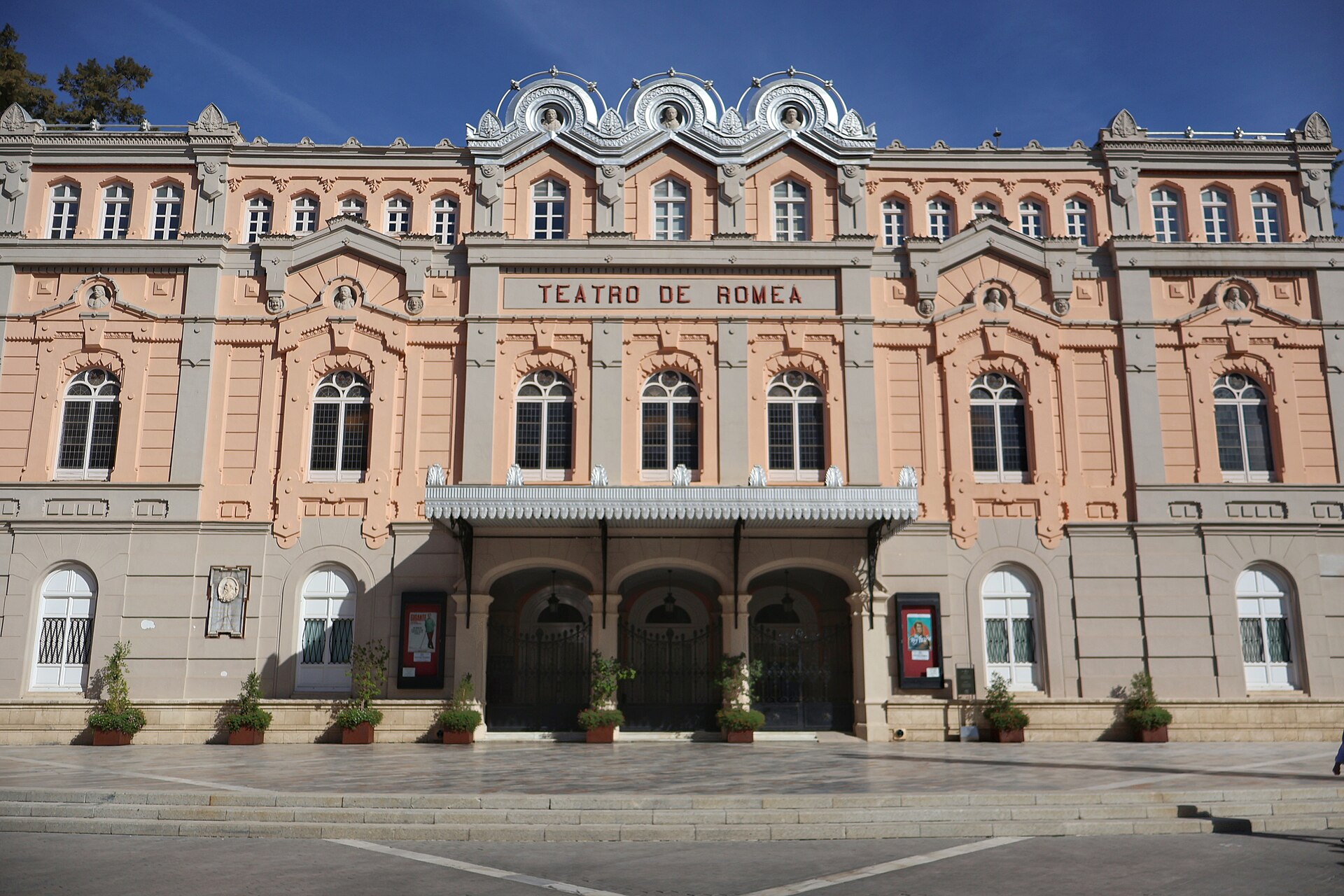 Fachada del Teatro Romea de Murcia